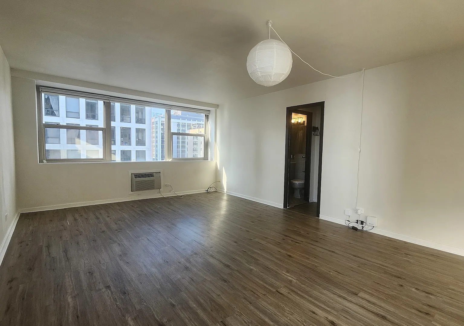 Studio, 500 sqft, $1,950 — Photo 3