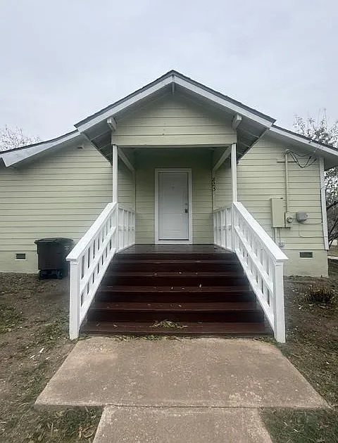 3 bed, 2.0 bath, 1620 sqft, $1,450 — Photo 2