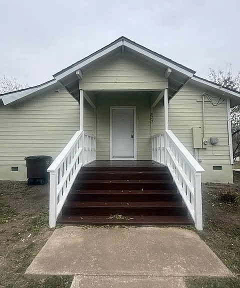 823 Monterrey St — Photo 1