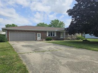 148 Crestview Dr, Rossville, IN 46065