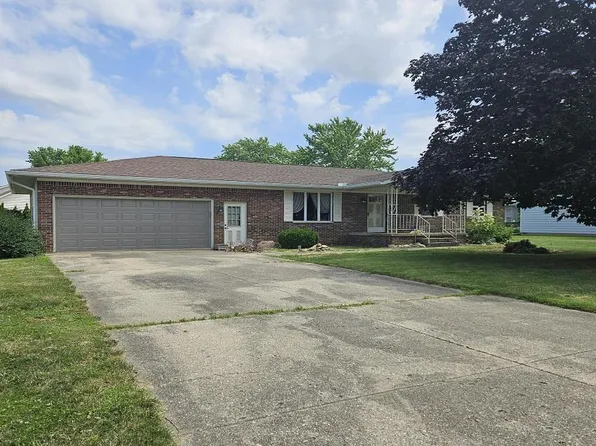 148 Crestview Dr, Rossville, IN 46065