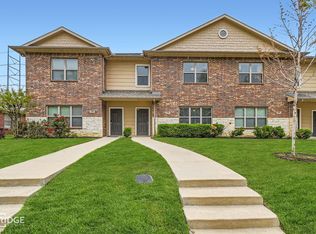 1349 Lake Crest Ln, Lewisville, TX 75057