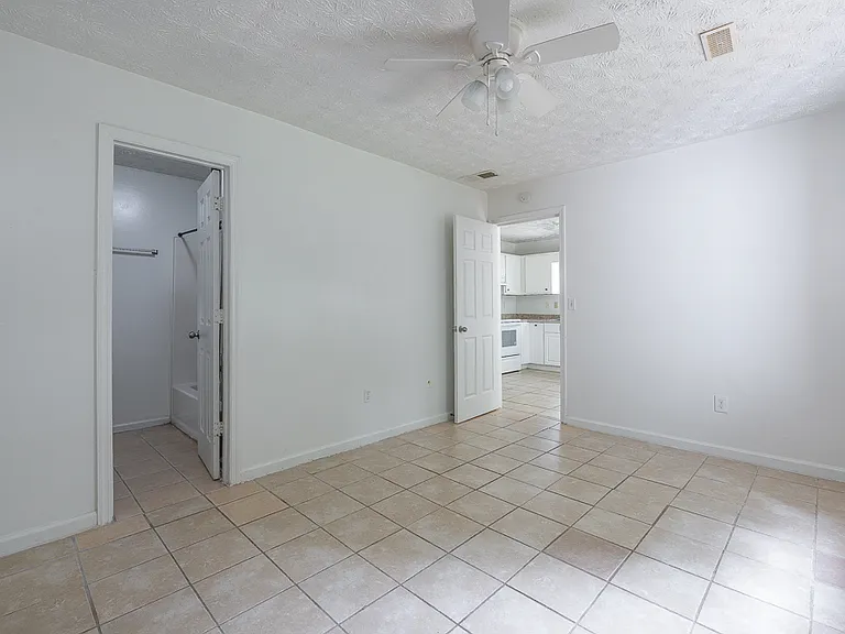 8365 Warren Dr — Photo 25