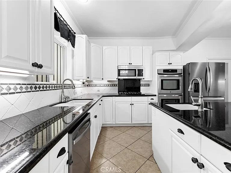 22870 Trigger St — Photo 22