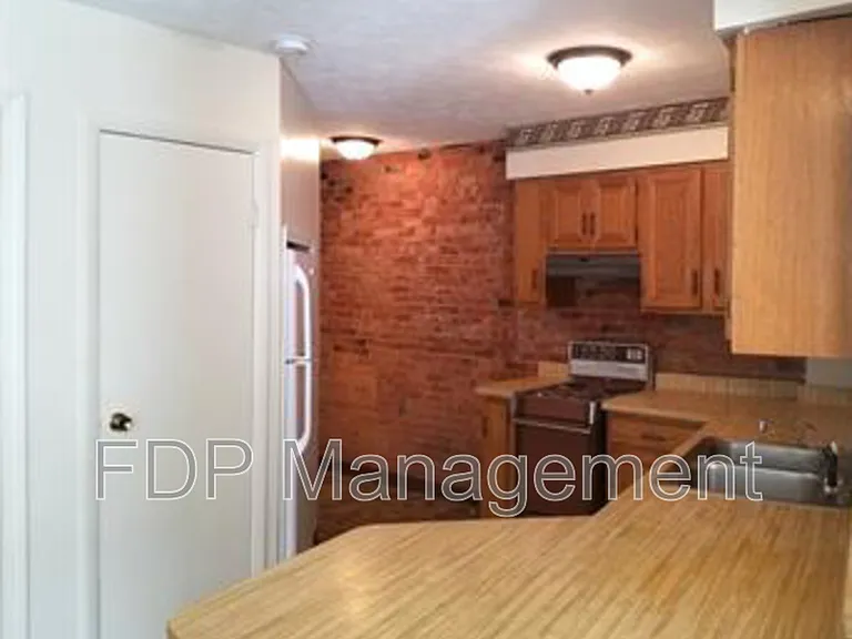 480 E Main St #311 — Photo 2