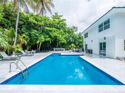 360 Ocean Blvd, Golden Beach, FL, 33160