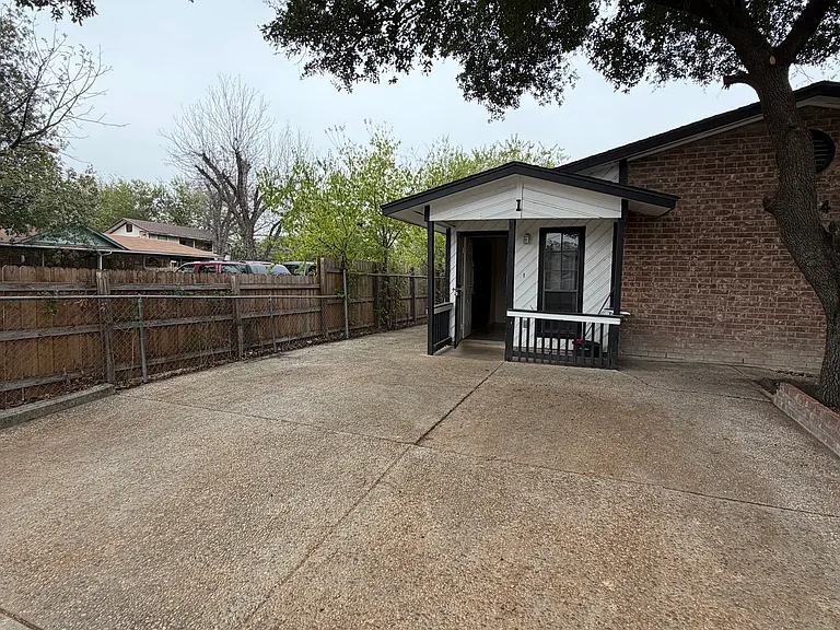 324 S San Eduardo Ave #1 — Photo 7