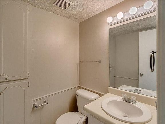 4th image of 219 Justin Dr