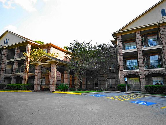 2nd image of 2803 Kings Crossing Dr APT 319