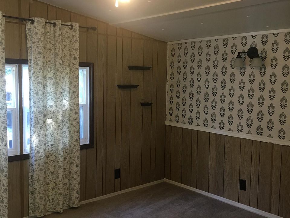 1st image of 4385 Loys Dr