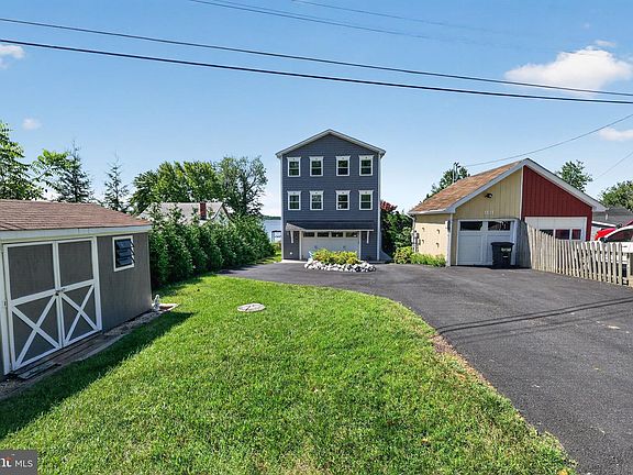 2nd image of 1317 Wildwood Beach Rd