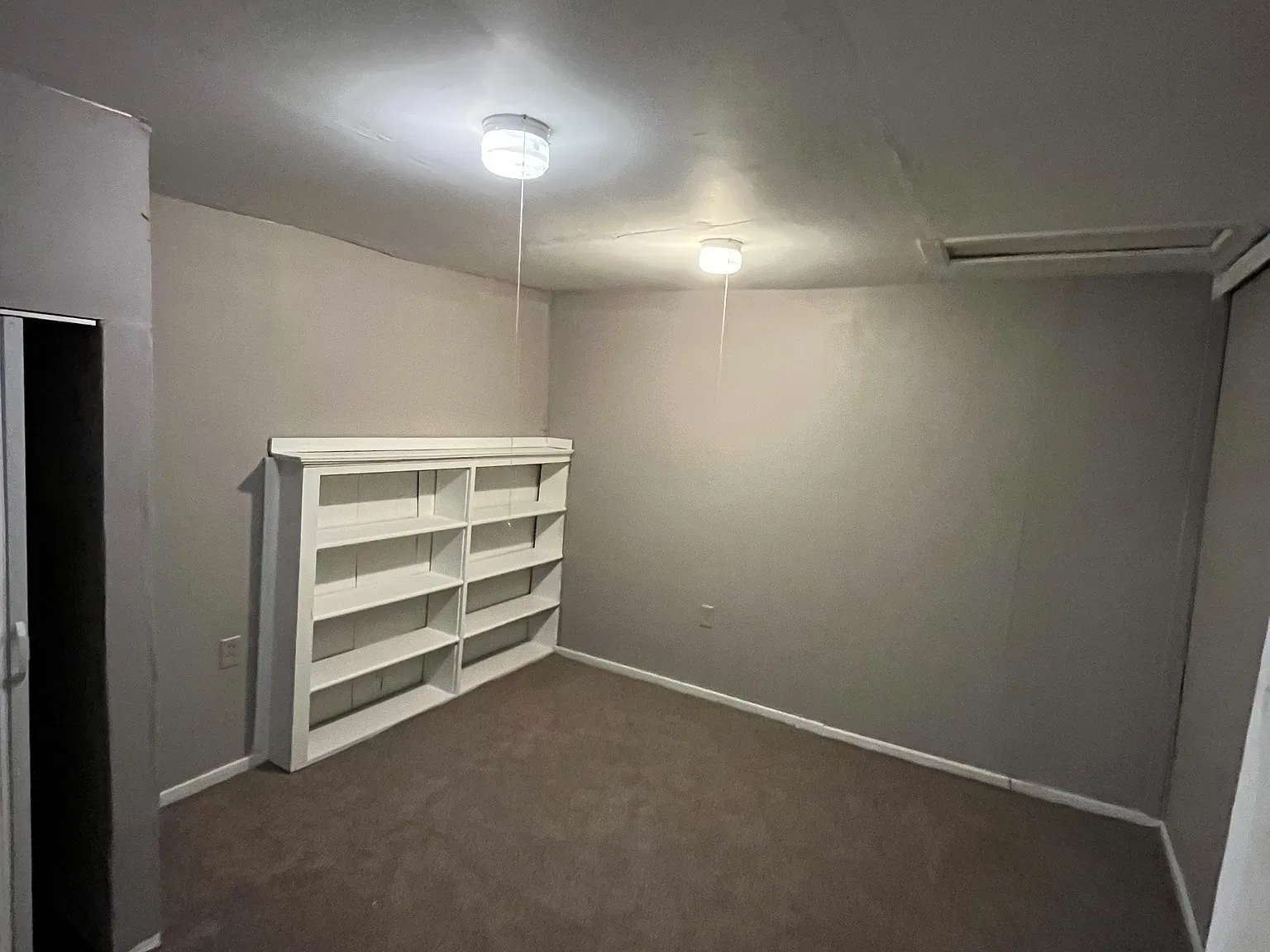 4902 Linden St - B — Photo 2