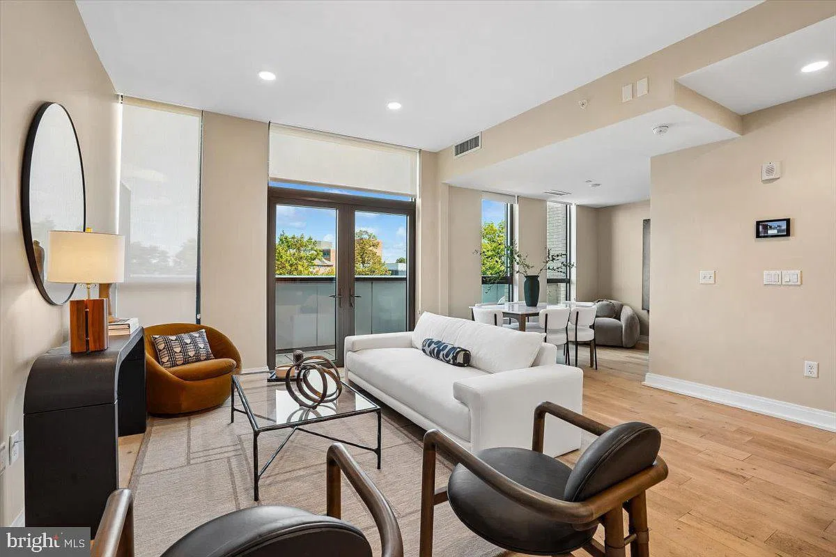 2 bed, 2.0 bath, 1210 sqft, $3,550 — Photo 3