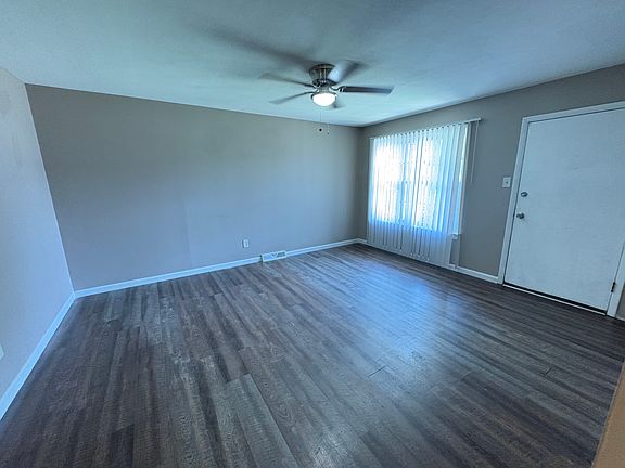 4th image of 11801 Lillian Ave