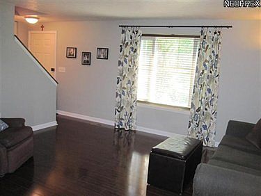 2nd image of 3154 Wexford Blvd