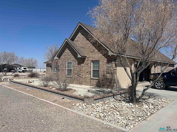 2nd image of 2 Lark Ln