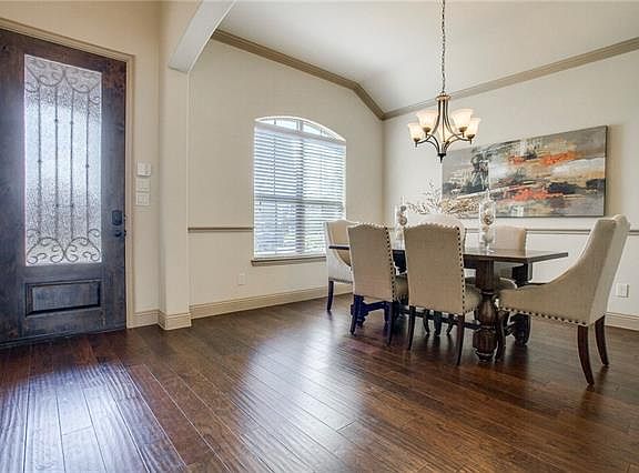 4th image of 208 Pleasant Hill Ln