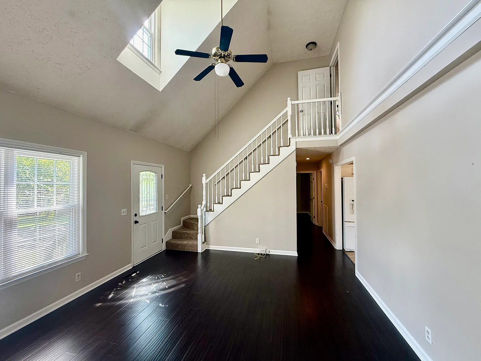 3 bed, 1502 sqft, $2,100 — Photo 3