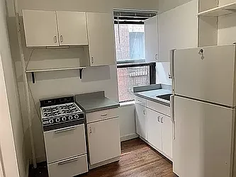 Rented by R New York