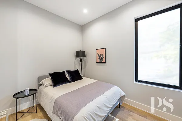 Rented by Compass | media 25