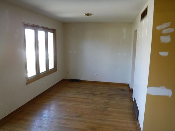 3rd image of 16031 Ashland Ave