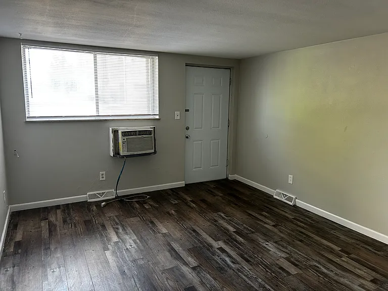 2611 W Wardcliffe Dr #A — Photo 3