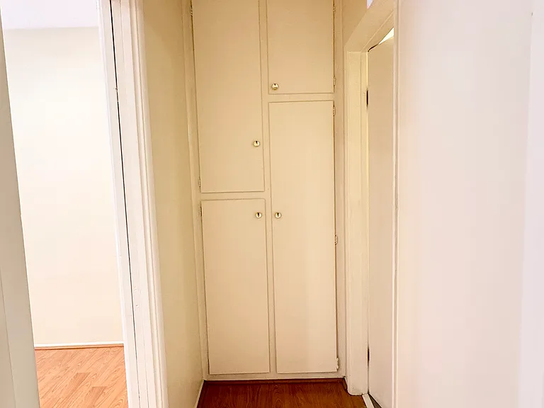 205 W Elk Ave #C — Photo 6