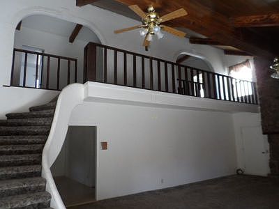 STAIRS TO 2ND LEVEL