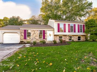 911 Timberwood Ln, Algonquin, IL
