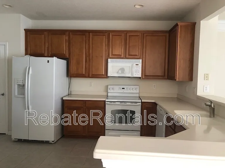 8395 Cannonwood Ln — Photo 3