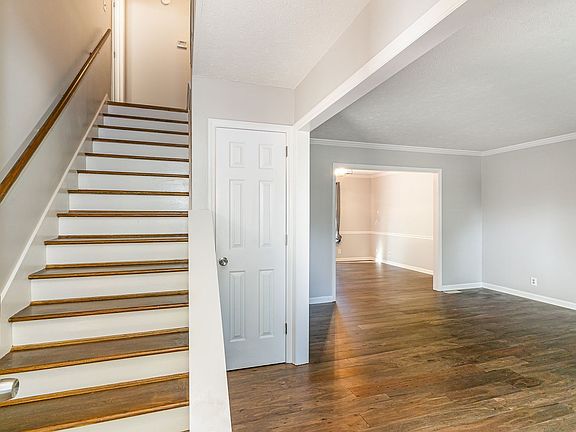 2nd image of 705 Ashfield Ct