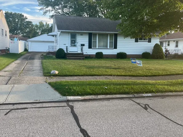 11021 Schwab Dr, Parma, OH 44130