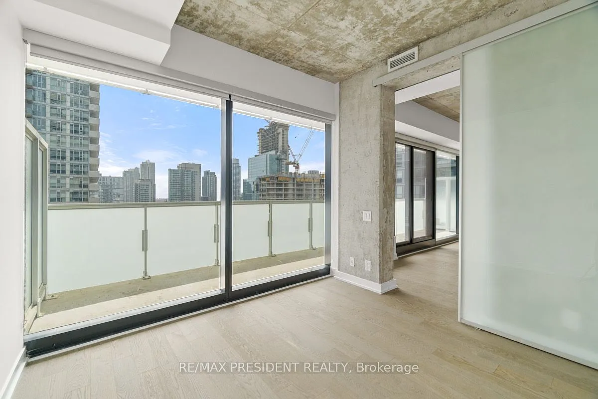 11 Charlotte St — Photo 1