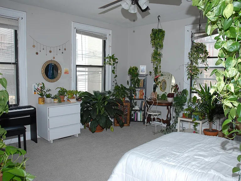Second Floor Bedroom 17' x 15'