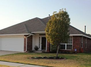11009 101st St, Yukon, OK 73099