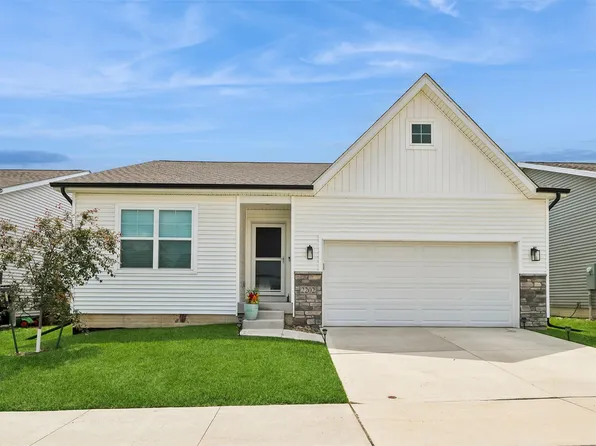 2202 Barry Dr, Adel, IA 50003