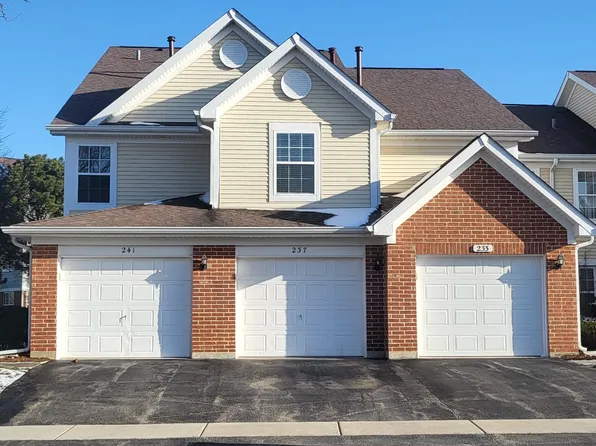 237 Ashbury Ln W, Roselle, IL 60172