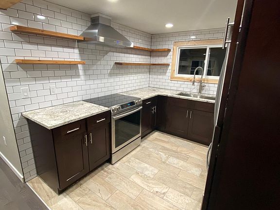 2nd image of 7037 Saint James St