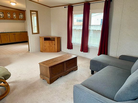 4th image of 10 Betina Lane