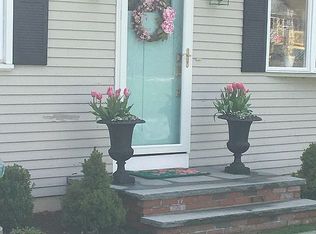 46 Donald Rd, Burlington, MA 01803