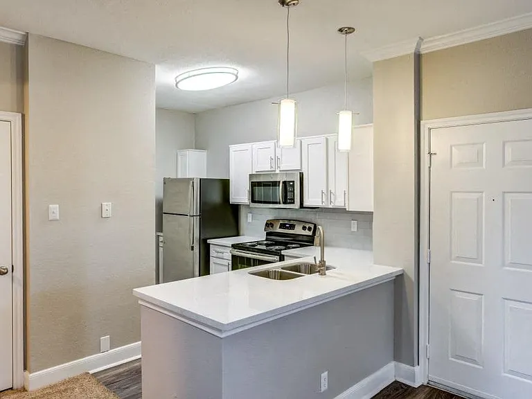 Signature Point Apartment Homes — Photo 19