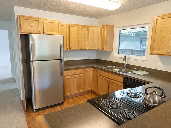5th image of 1536 G St #B