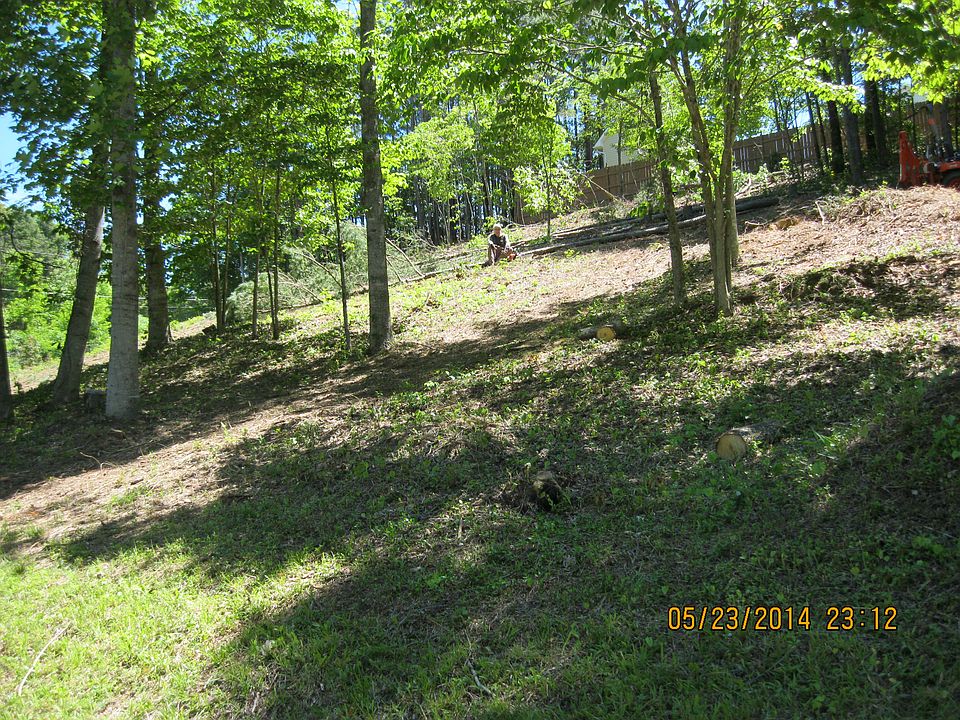 2nd image of Beautiful Lot Nesteled Close To Mountains