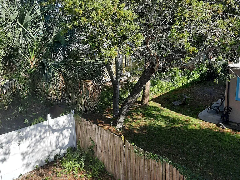 512 Phoenix Ave — Photo 5