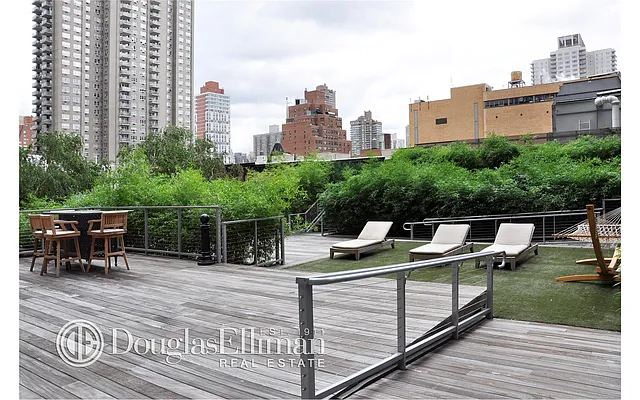 Sold by Douglas Elliman | media 22