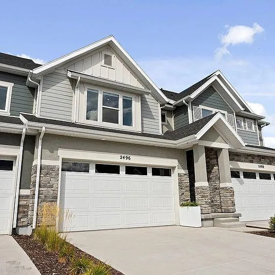 2496 W Townhouse Dr — Photo 2