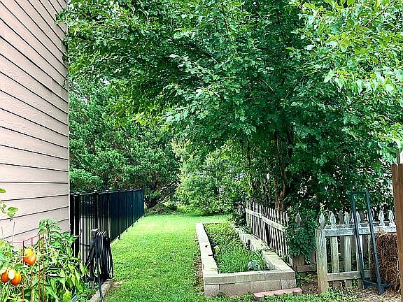 3rd image of 313 Winward Pointe Dr