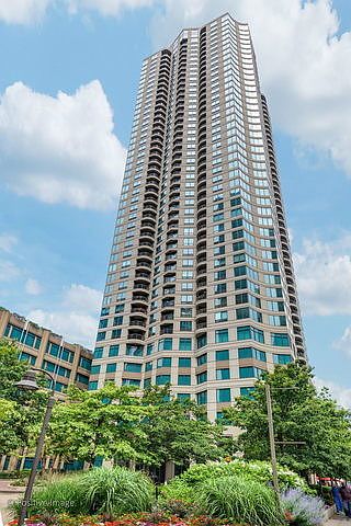 1st image of 400 N La Salle Dr APT 3004