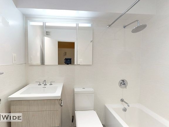5th image of 425 E 80th St #1L