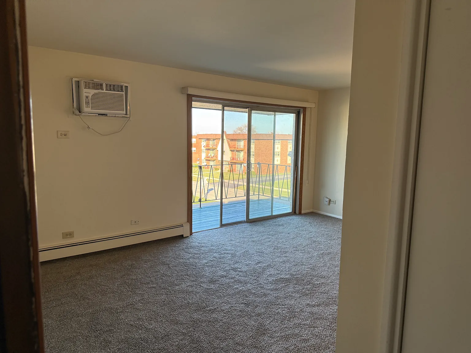 2 bed, 900 sqft, $1,600 — Photo 4